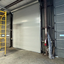Experienced-Commercial-Garage-Door-Install-and-Repair 0