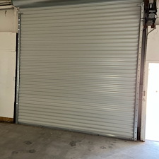 Experienced-Commercial-Garage-Door-Install-and-Repair 2